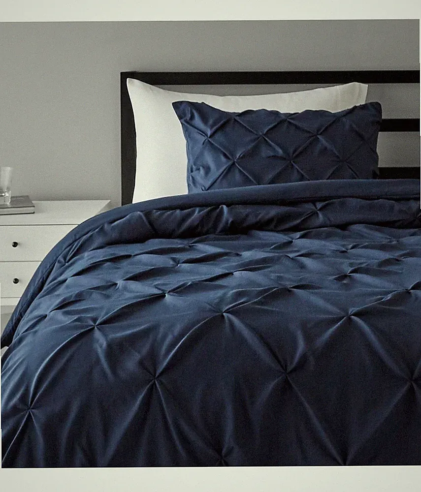 Amazon Basics Pinch Pleat Down-Alternative Comforter Bedding Set Size twin